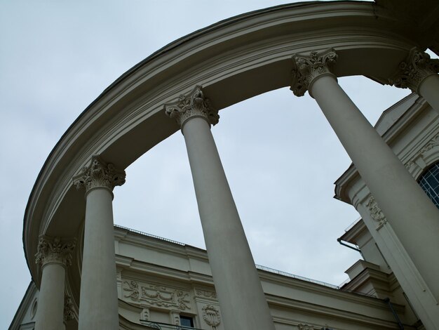 Detalhe arquitetônico da coluna na Crimeia, Sebastopol