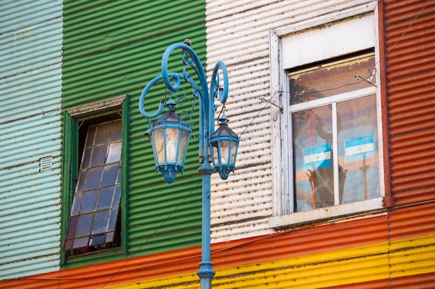 Detalhe da arquitetura colorida em La Boca