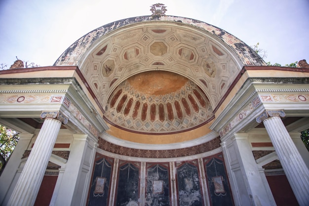 Detalhe da arquitetura do parque Villa Giulia em Palermo