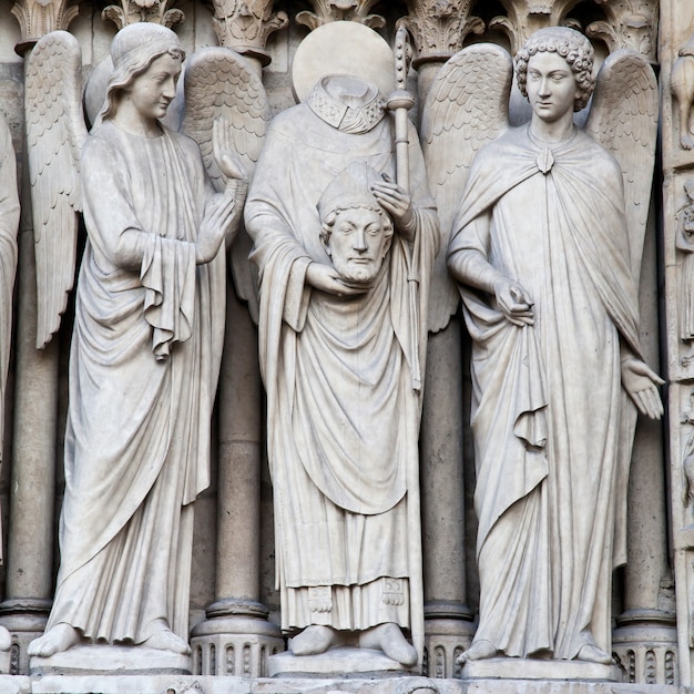 Detalhe da catedral gótica de Notre Dame em Paris