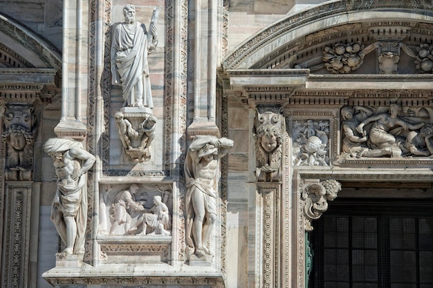 Detalhe da estátua da catedral da capital Expo de Milão 2005