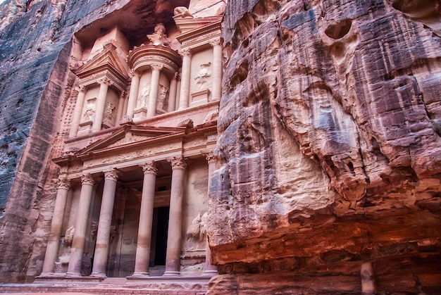 Detalhe da fachada do tesouro AlKhazneh em Petra