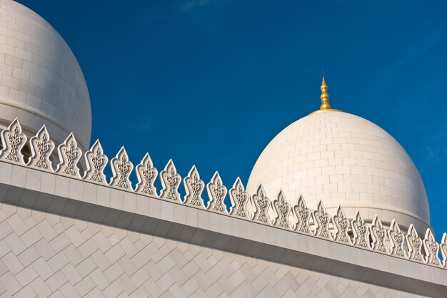 Detalhe da famosa Mesquita Sheikh Zayed White em Abu Dhabi, Emirados Árabes Unidos