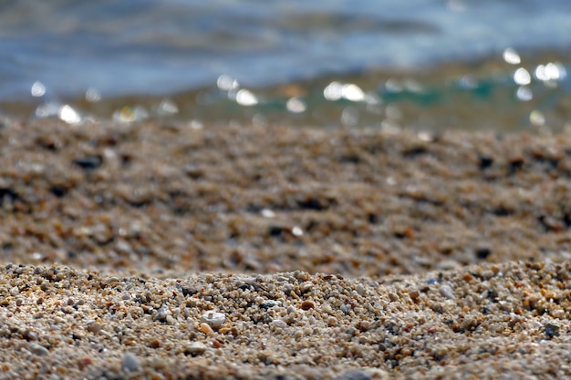 Detalhe da praia e o mar