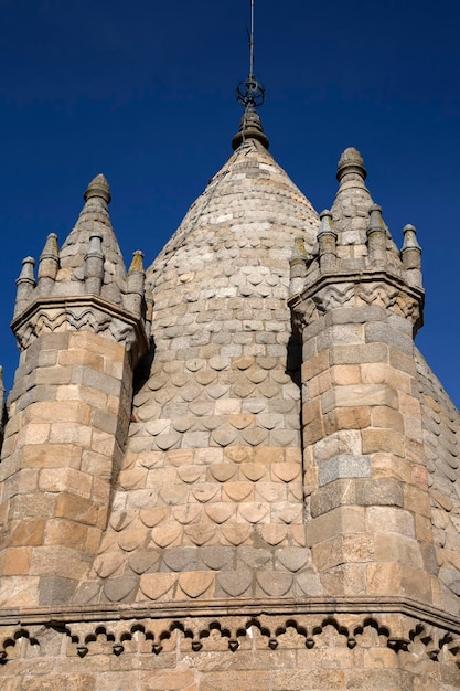 Detalhe da Torre da Catedral em Évora, Portugal