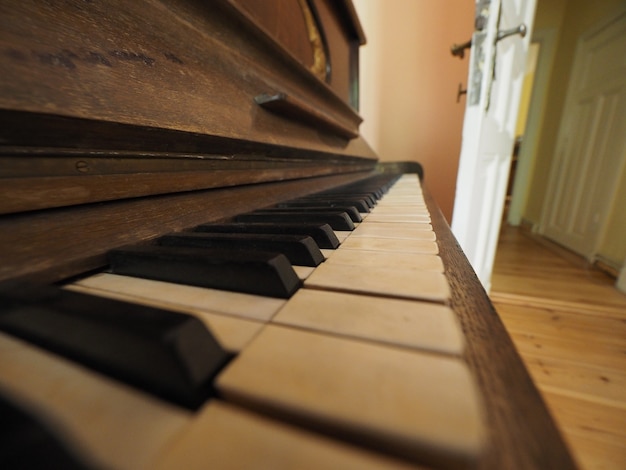 Detalhe das teclas do teclado do piano