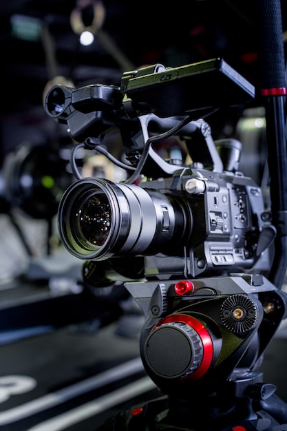 Detalhe de equipamento de câmera profissional, estúdio de produção de filme