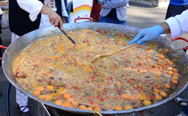 Detalhe de omelete gigante