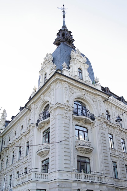 Detalhe do edifício Art Nouveau Jugenstil no centro histórico de Riga LatviaxA