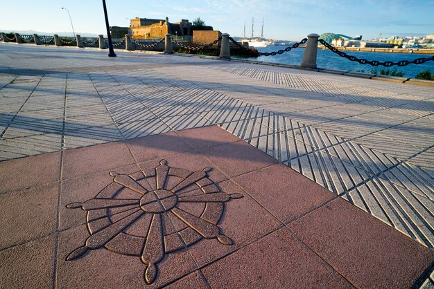 Detalhe do pavimento do porto de La Coruña na Galiza Espanha