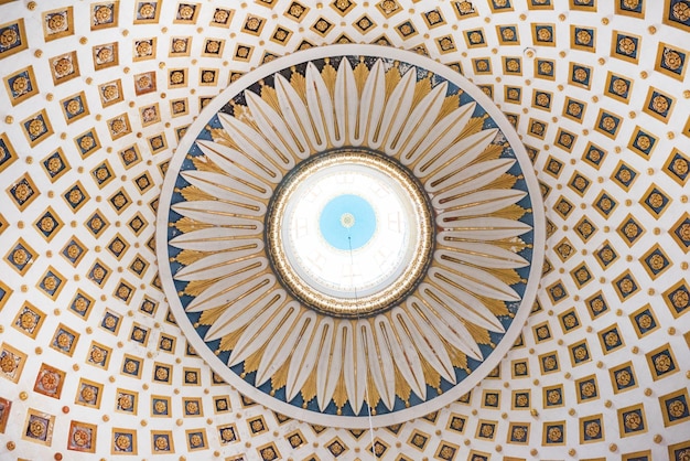 Detalhe interior da cúpula da Rotunda de Mosta Igreja da Assunção de Nossa Senhora Malta A cúpula é a terceira maior cúpula não apoiada do mundo