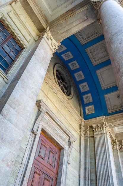 Detalhes arquitetônicos na cidade velha de Genebra, Suíça