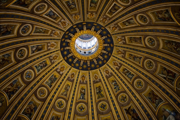 Detalhes da cúpula da basílica de st peters