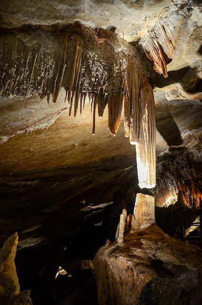 Foto detalhes das formações rochosas dentro de jenolan caves, perto de sydney, austrália