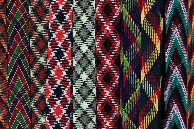 Foto detalhes de uma tecelagem tradicional lituana de perto