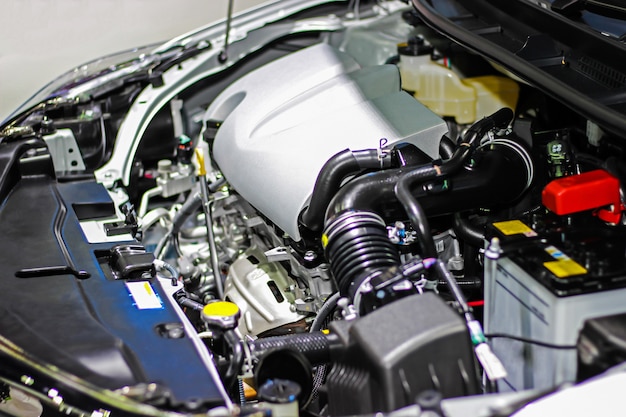 Detalhes dentro de um motor de carro particular. Selecione o foco.