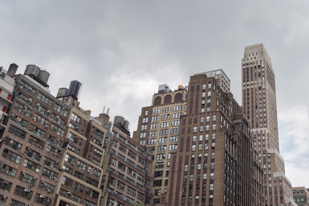 Detalhes do arranha-céu de ferro e vidro de Manhattan