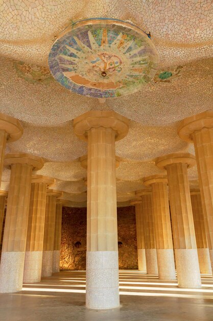 Detalhes do parque guell em dia de verão, barcelona, espanha