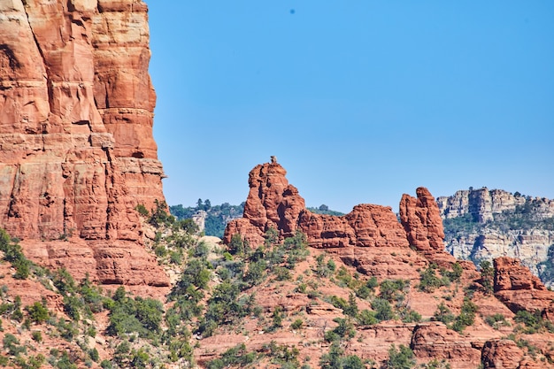 Detalle de Arizona de montañas de roca roja y cielo azul