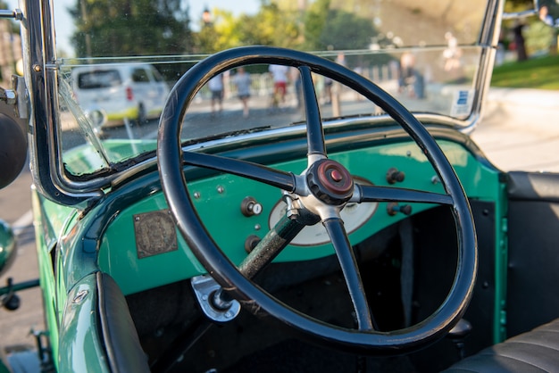 Detalle de autos antiguos, volante de autos antiguos