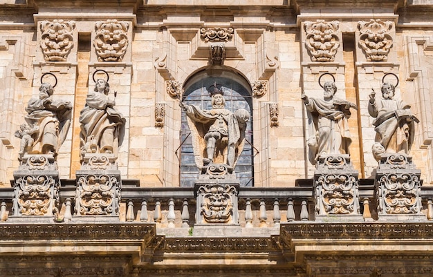 Detalle de la catedral de la Asunción de Jaén fachada santos España