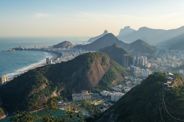 Foto detalle de la ciudad de río de janeiro en brasil visto desde la famosa montaña del pan de azúcar