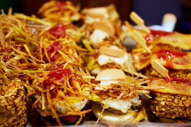 Detalle de comida de tapas de Burgos en Castilla de España