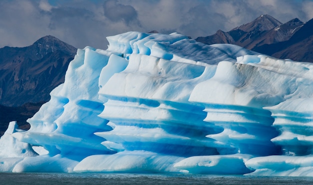 Foto detalle de un glaciar del glaciar perito moreno en argentina