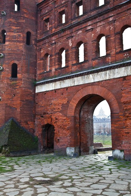 Detalle de la Porte Palatine en Turín - Italia. Imperio Romano.