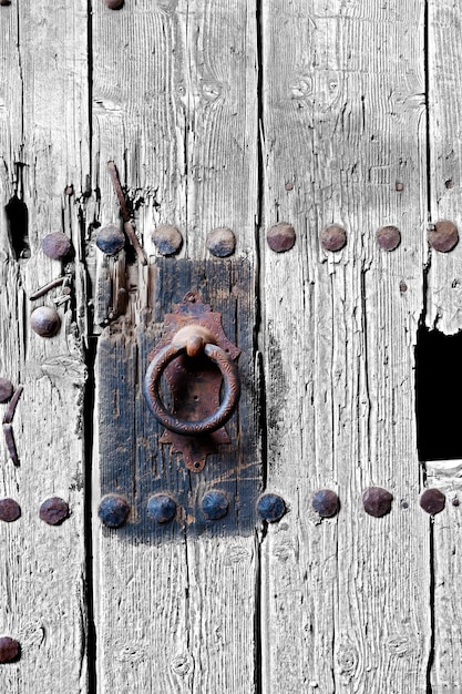 Detalle de la puerta antigua