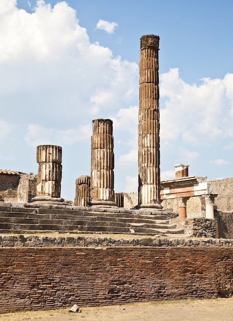 Detalle del sitio de Pompeya. La ciudad de fue destruida y completamente enterrada durante una larga erupción catastrófica del volcán Vesubio.