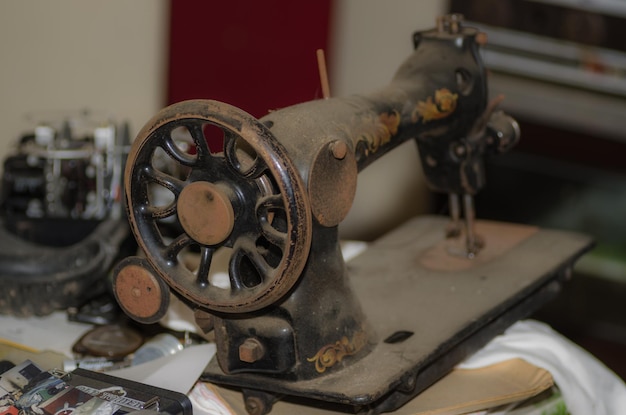 Detalle de la vieja máquina de coser