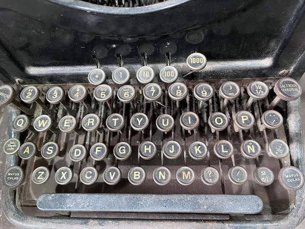 Detalle de una vieja máquina de escribir