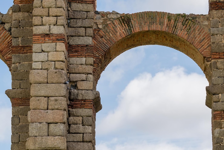 Foto detalles del acueducto romano llamado los milagros en mérida extremadura, españa