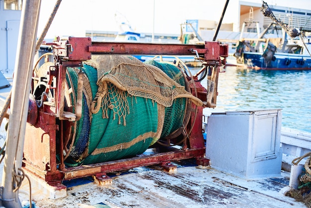 Detalles del antiguo barco de pesca.