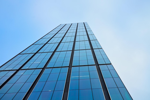 Detalles de arquitectura de fachada de vidrio de edificio de oficinas moderno