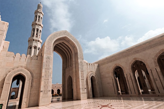 Detalles de la arquitectura de la Gran Mezquita del Sultán Qaboos Muscat, Omán