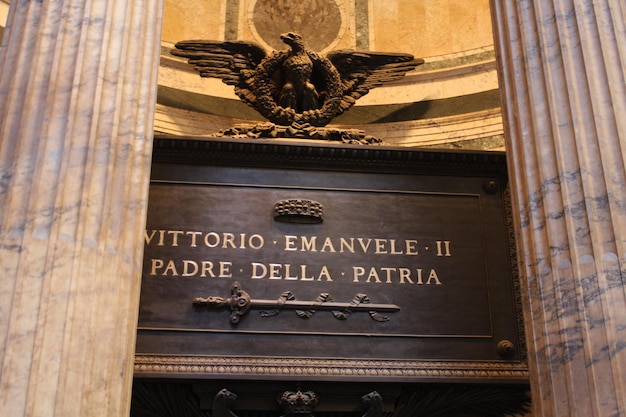 Detalles de la Basílica del Panteón de Santa Maria ad Martyres en Roma