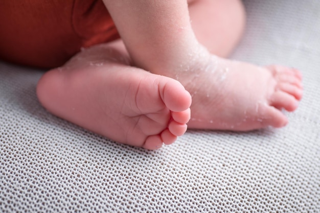 Detalles del bebé recién nacido fotografía macro dedos de los pies cabeza labios orejas
