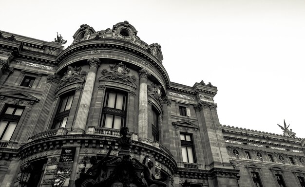 Los detalles en blanco y negro del Palais Garnier Opera Paris