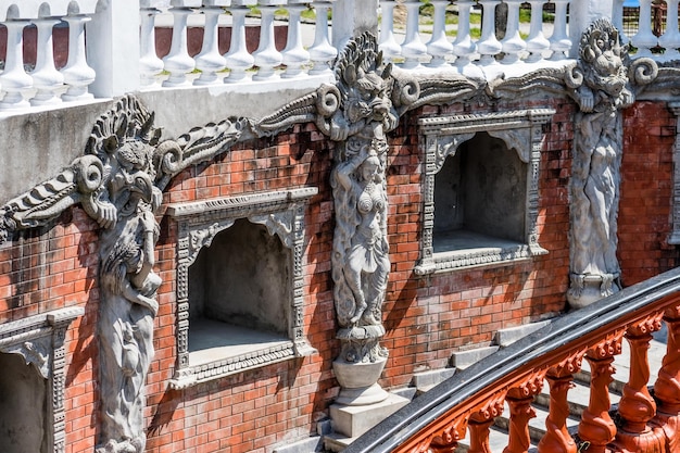 Detalles de la entrada a la cueva de Gupteshwor