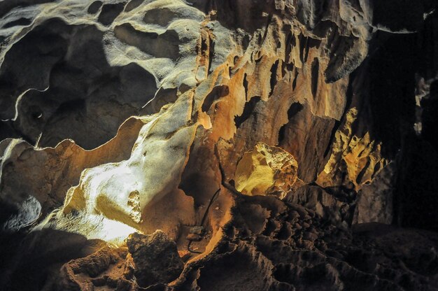 Detalles de estalactitas dentro de las cuevas de Jenolan cerca de Sydney Australia