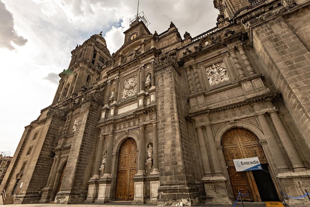 Detalles exteriores de la Catedral Metropolitana de la Ciudad de México, México