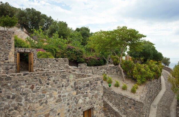 Detalles interiores del castillo aragonés, isla de Ischia