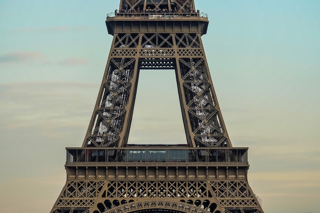 Los detalles de la Torre Eiffel de París, septiembre de 2017