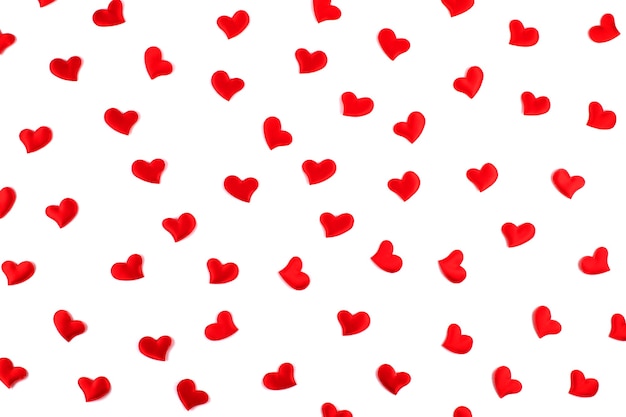 Foto dia dos namorados. fundo branco com corações vermelhos. camada plana, vista superior, espaço de cópia.