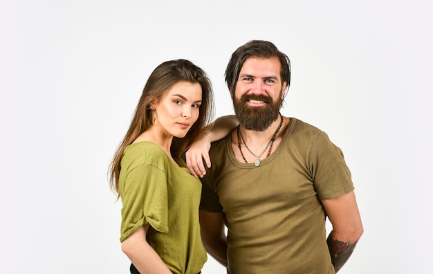 Dia dos namorados Relacionamento e namoro Casal moderno Como os cosméticos masculinos são diferentes dos femininos Homem com namorada Casal apaixonado Casal sexy Homem e mulher barbudos Moda e beleza