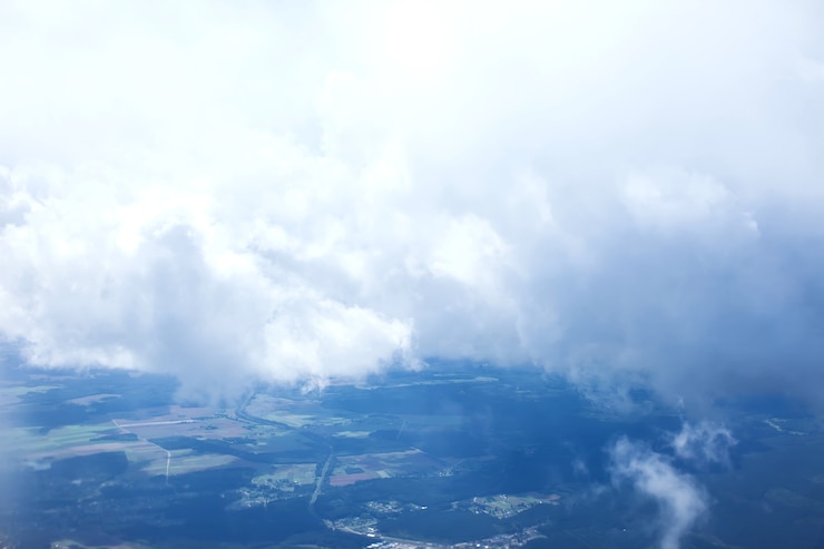 Foto dia ensolarado atmosfera da janela do avião