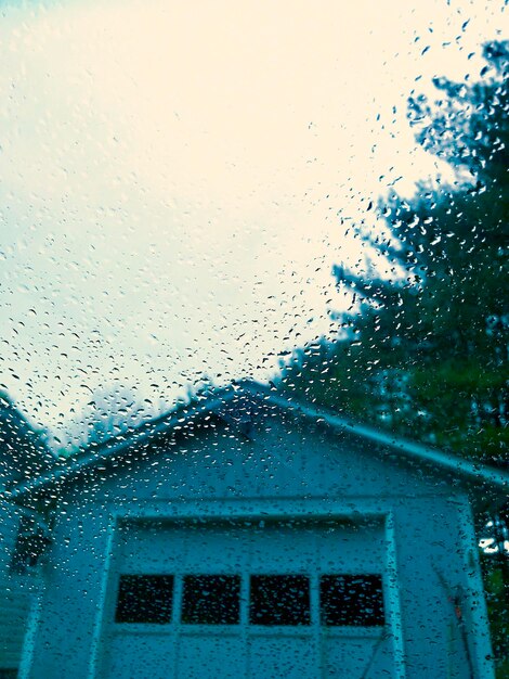 Foto día lluvioso desde el coche