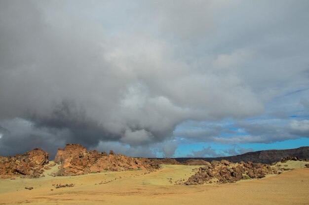 Día nublado en el Parque Nacional del Teide Tenerife Islas Canarias España